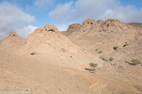 Hamar Laghdad, the Kes Kes, Devonian (middle Emsian) carbonate mounds. Morocco fossil geology holiday