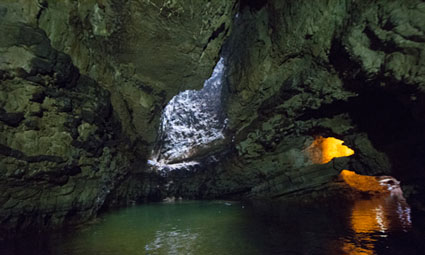 Geology tours that feature caves